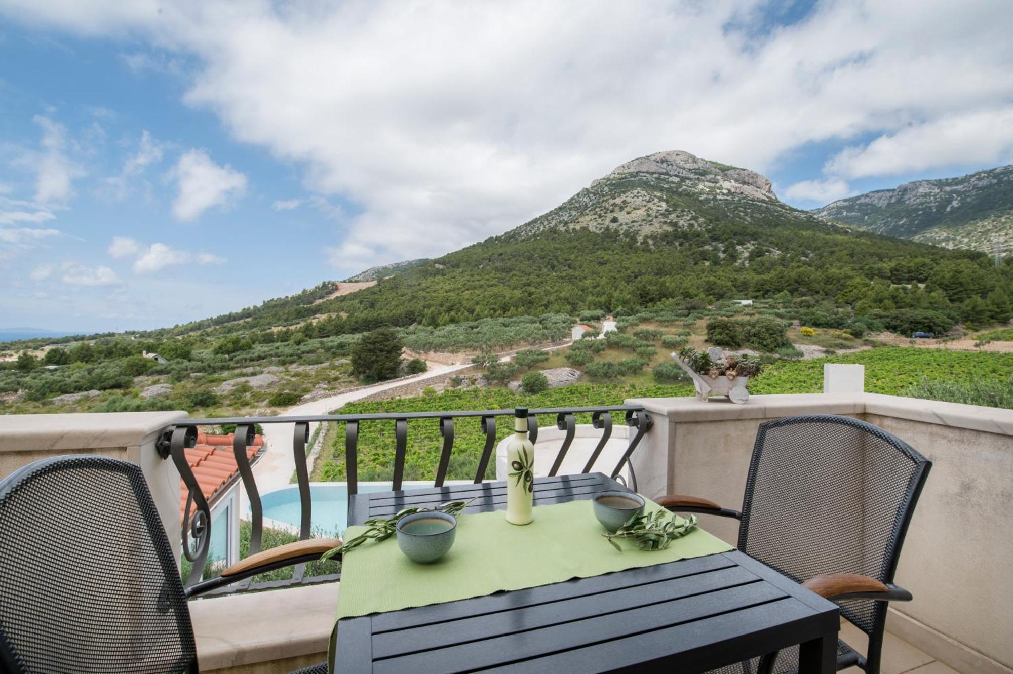 Villa Franka With Swimming Pool Бол Екстер'єр фото