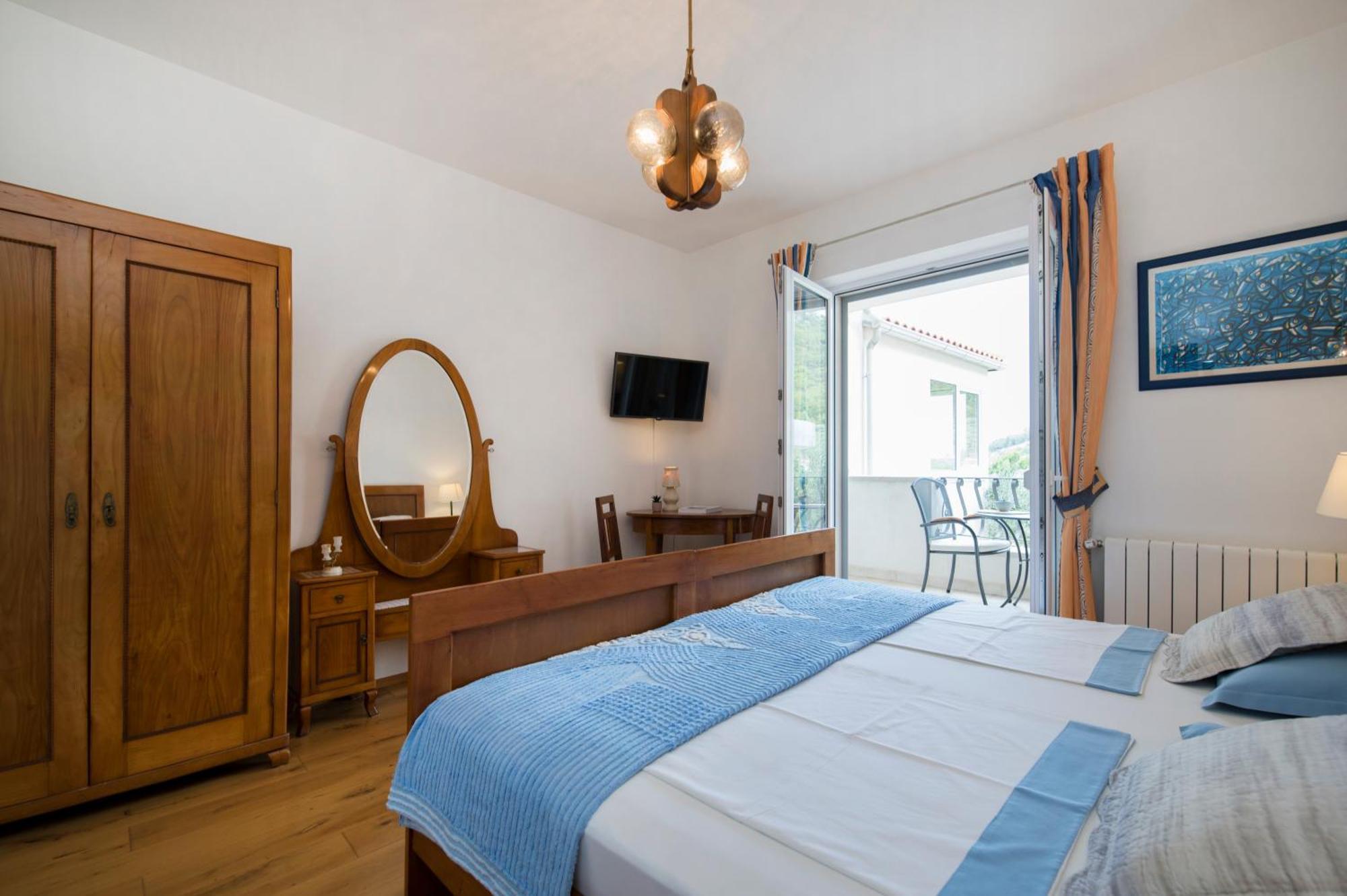 Villa Franka With Swimming Pool Бол Екстер'єр фото